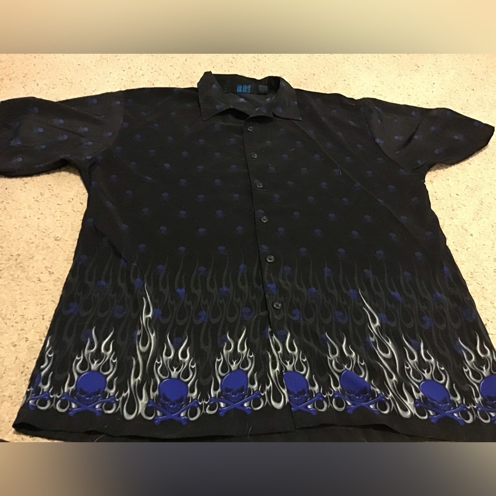 MT:2 MENS XXL TOP STREETWEAR BIKER SKULL FLAMES BUTTON DOWN SHIRT EUC